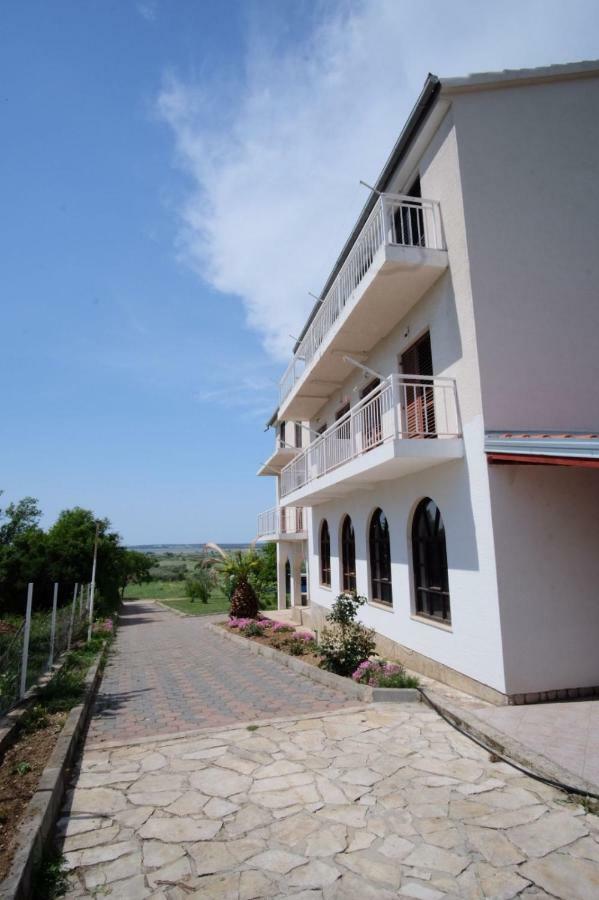 Apartmani Viktorija Vrana  Exterior foto